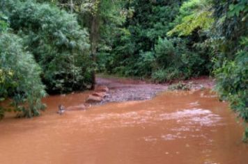 Foto - CHUVA CAUSA ESTRAGO NAS ESTRADAS