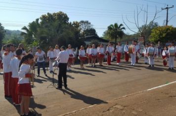 Foto - DESFILE SALTINHO