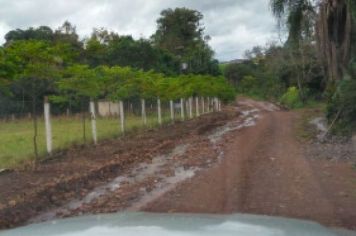 Foto - CHUVA CAUSA ESTRAGO NAS ESTRADAS