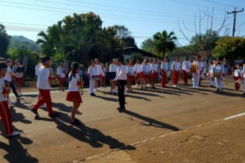 Foto - DESFILE SALTINHO