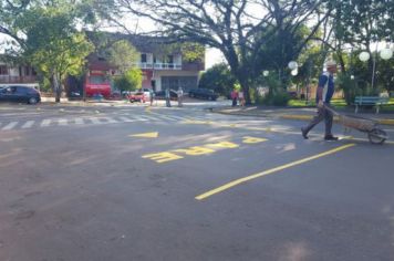 Foto - MUDANÇA NO TRÂNSITO EM TORNO DA PRAÇA