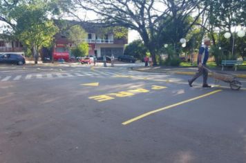 Foto - MUDANÇA NO TRÂNSITO EM TORNO DA PRAÇA