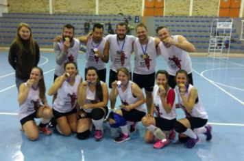 Foto - TORNEI DE VOLEI ANA PAULA GATTI