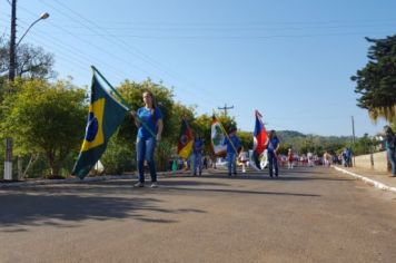 Foto - DESFILE SALTINHO