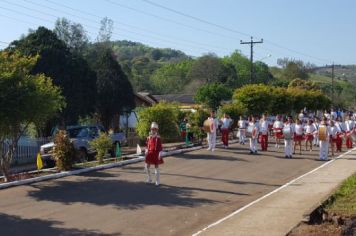 Foto - DESFILE SALTINHO