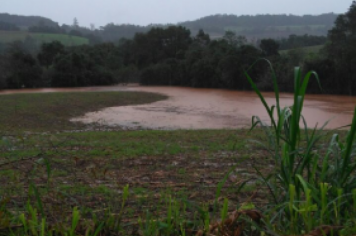 Foto - ESTRAGOS DA CHUVA