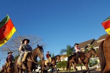 Foto - CHEGADA CHAMA CRIOULA