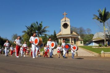 Foto - DESFILE SALTINHO