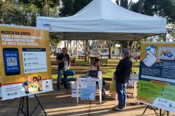 Ações do Nota Fiscal Gaúcha são desenvolvidas em Rodeio Bonito na Praça Central