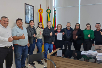 Deputado federal Luiz Carlos Busato visita Rodeio Bonito e entrega emenda de R$ 250 mil para a área da saúde