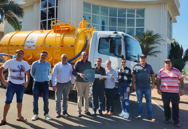 Rodeio Bonito adquire caminhão para transporte e distribuição de adubo orgânico