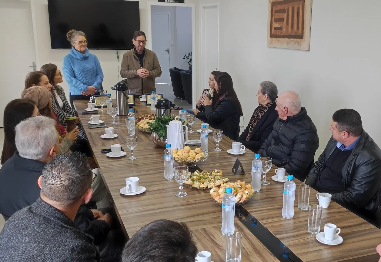 Município de Rodeio Bonito presta homenagem a Creluz, Sicredi e Acisa