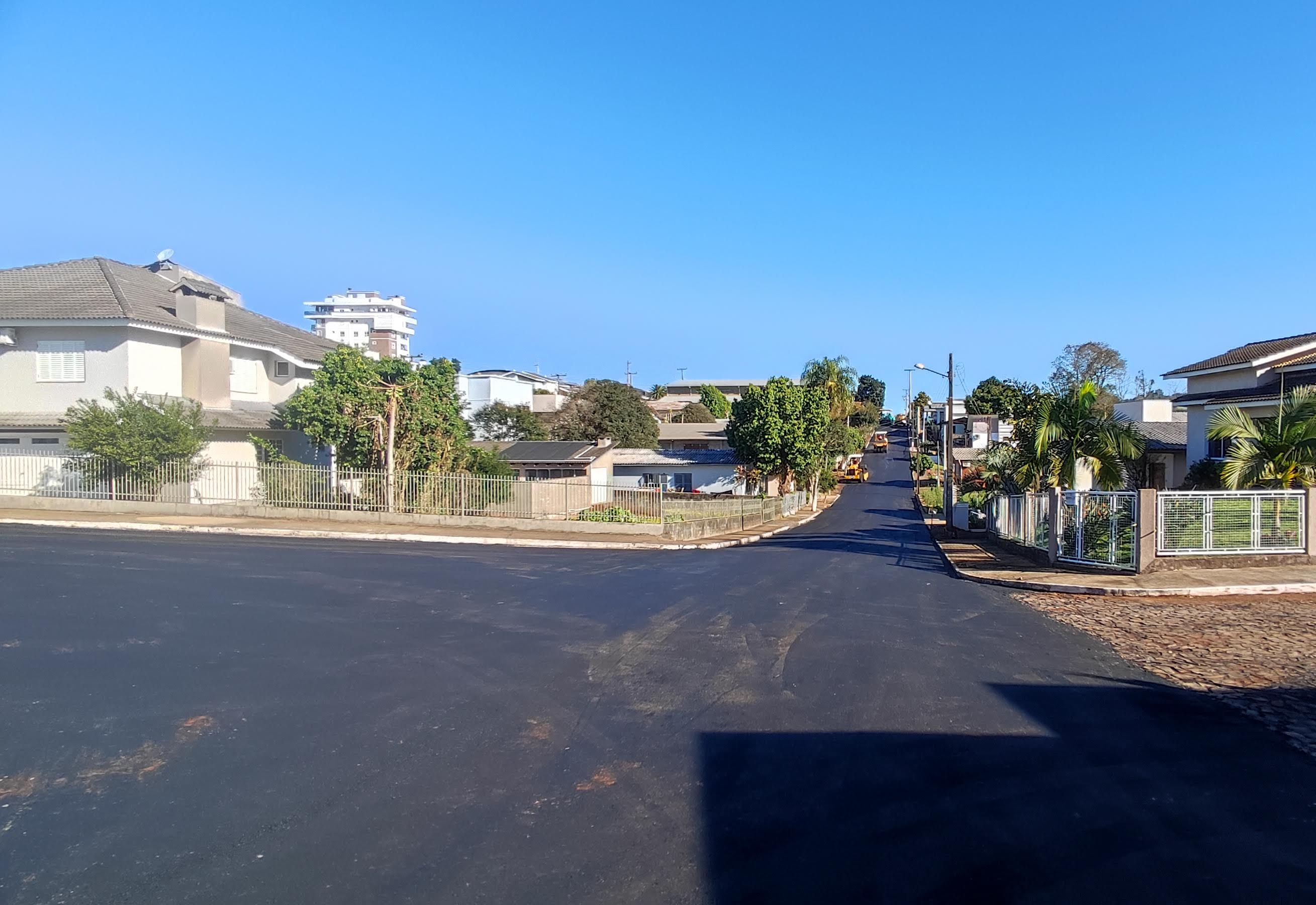 Administração Municipal de Rodeio Bonito executa série de pavimentações asfálticas em várias vias urbanas