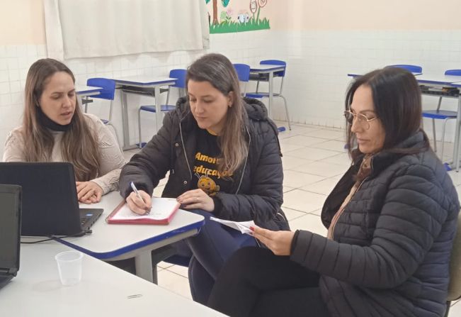 Programa A União Faz a Vida realiza assessoria dos projetos de aprendizagens nas Escolas Municipais 