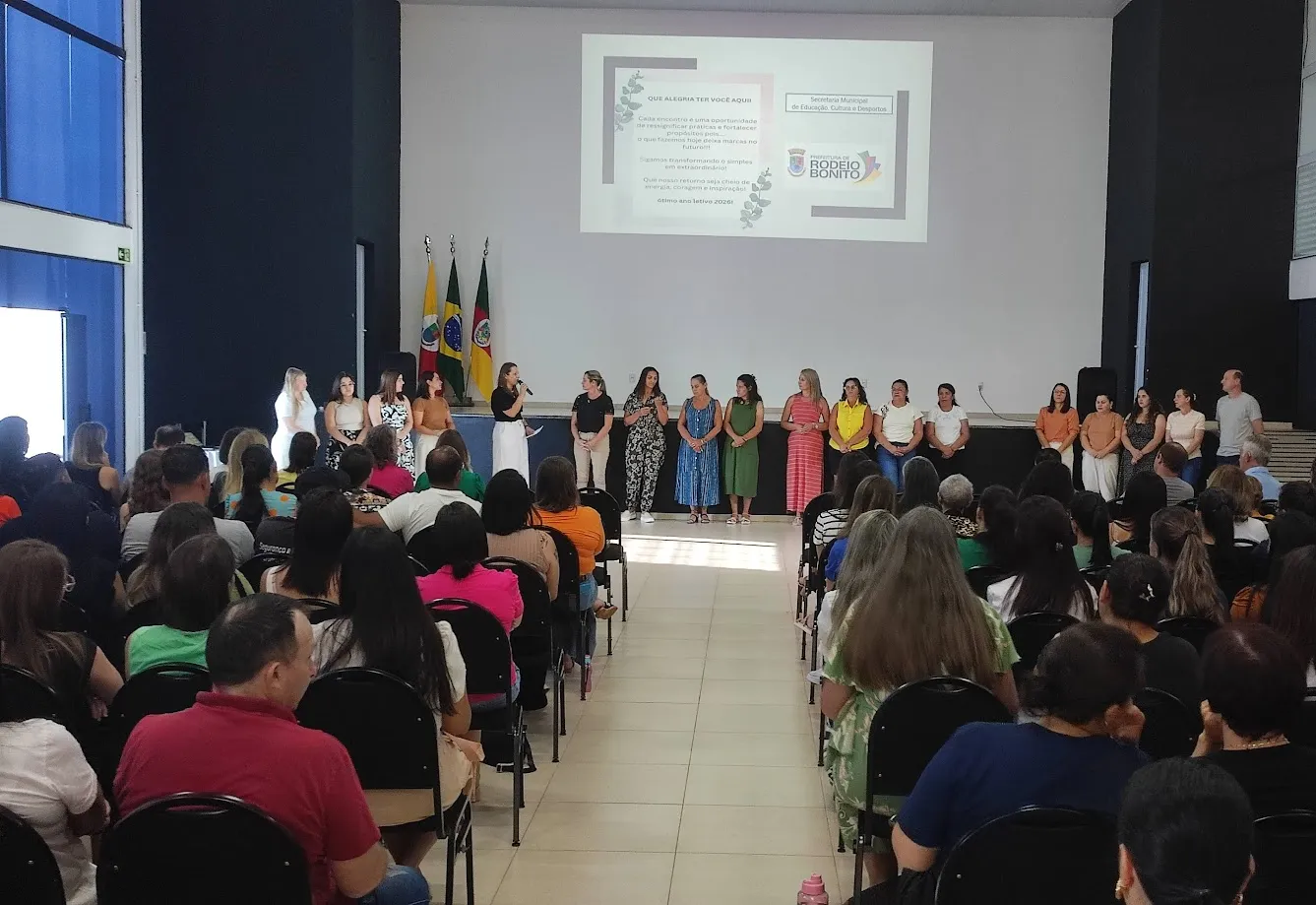 Abertura do ano letivo em Rodeio Bonito aborda a importância do cuidado com a saúde mental dos profissionais da educação