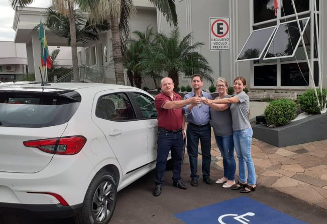 Administração Municipal adquire veículo 0 km para a saúde 