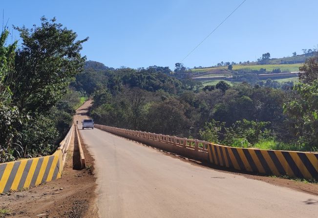 Melhorias proporcionam um novo aspecto para a ponte sobre o Rio da Várzea em Rodeio Bonito